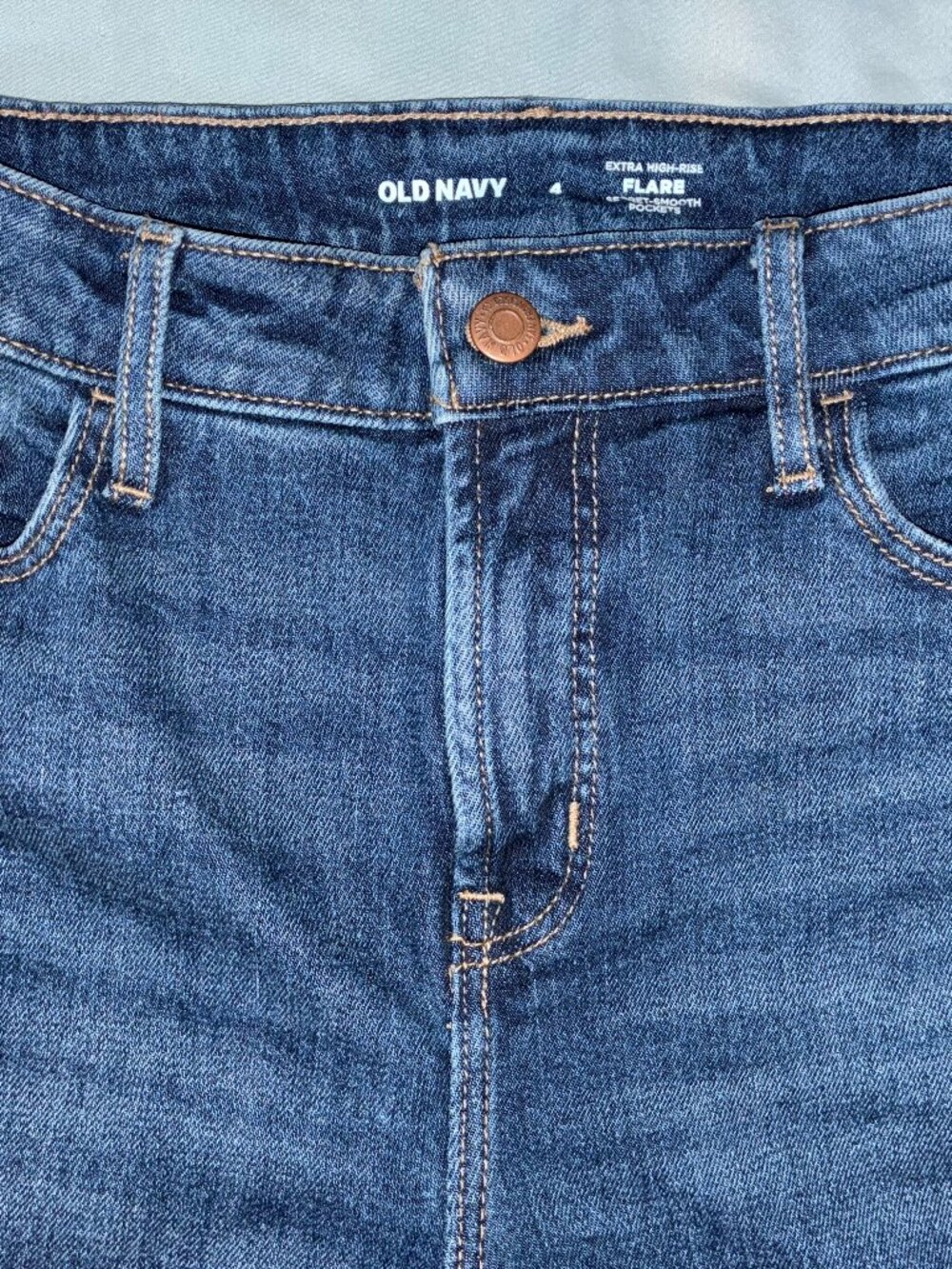 Old Navy Extra High-Waisted Flare Jeans size 4